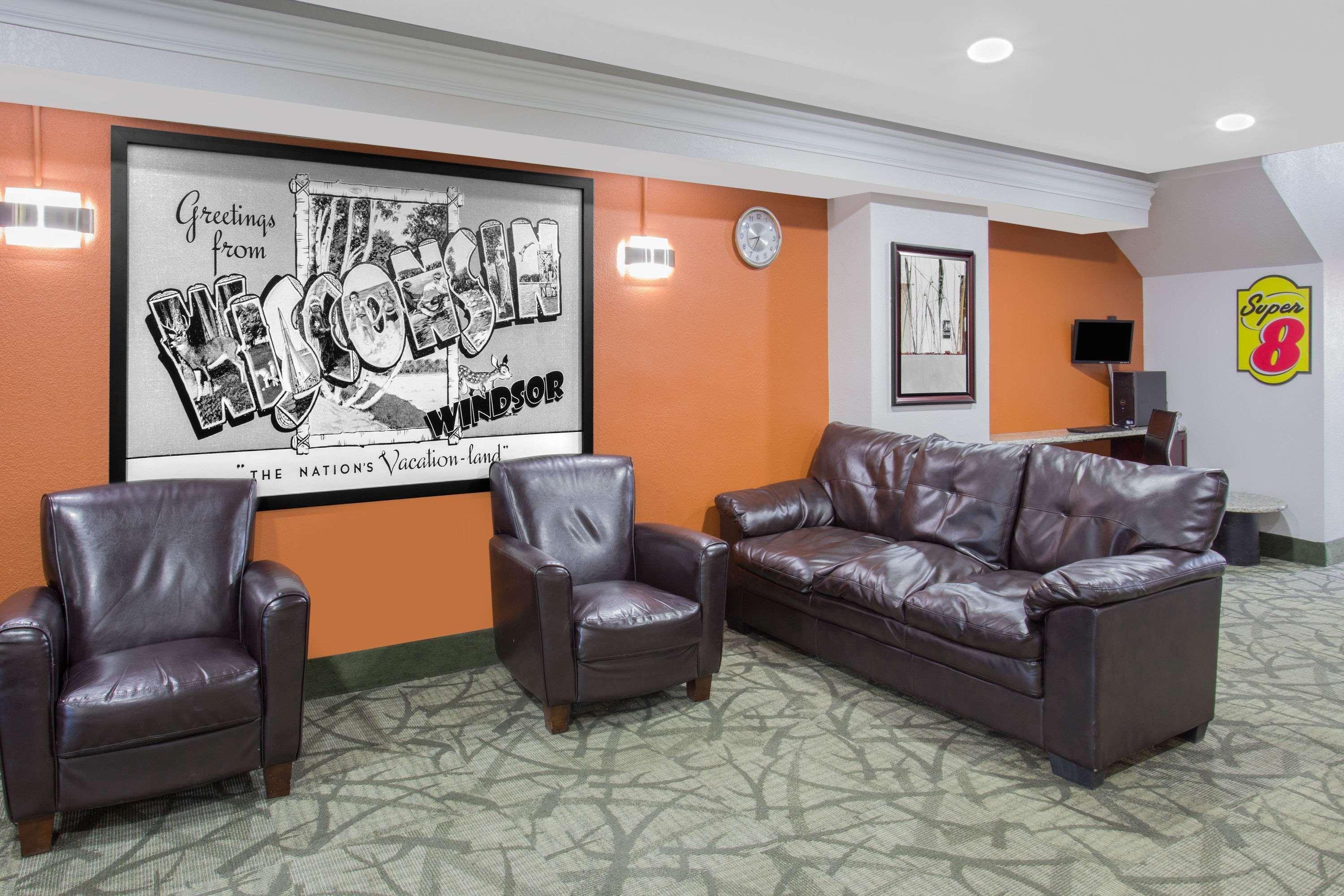 Super 8 By Wyndham Windsor/Madison North Ξενοδοχείο Εξωτερικό φωτογραφία